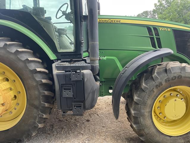 Image of John Deere 7215R equipment image 4
