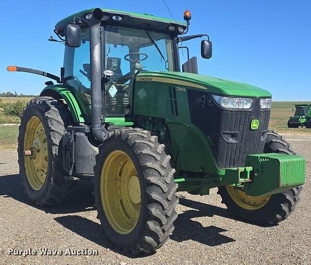 Image of John Deere 7215R equipment image 2