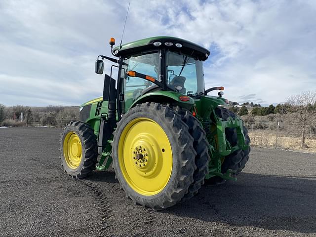 Image of John Deere 7215R equipment image 2