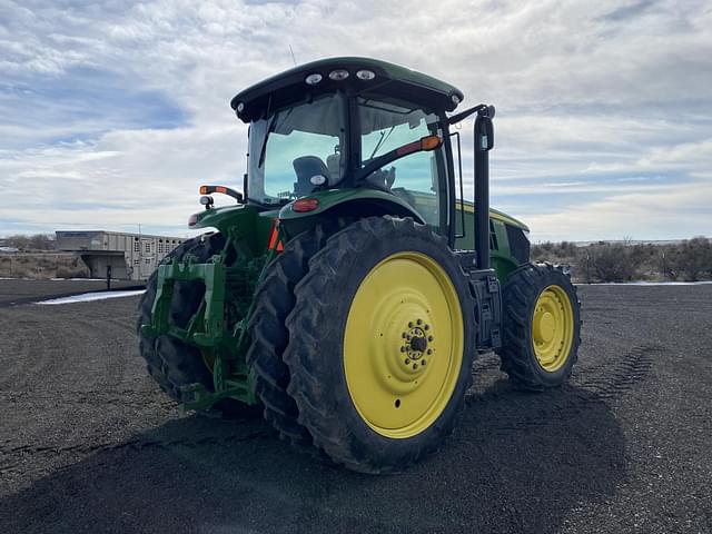 Image of John Deere 7215R equipment image 4