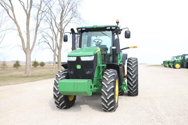 Image of John Deere 7230R equipment image 3