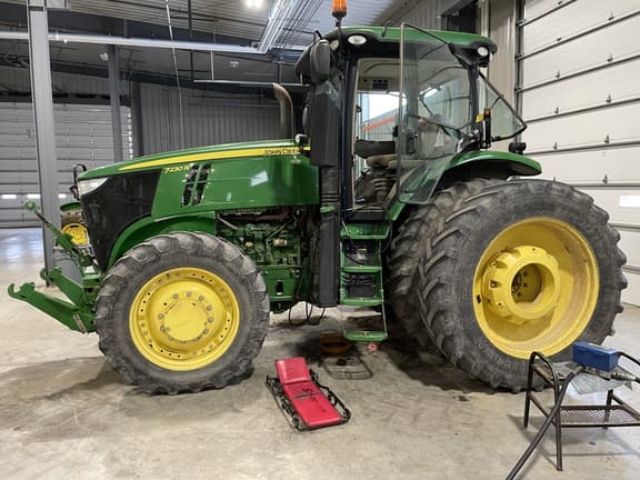 Image of John Deere 7230R equipment image 3