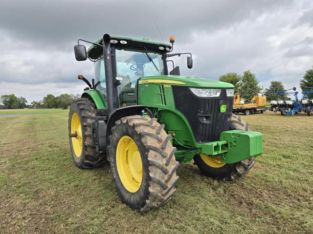 Image of John Deere 7230R equipment image 3