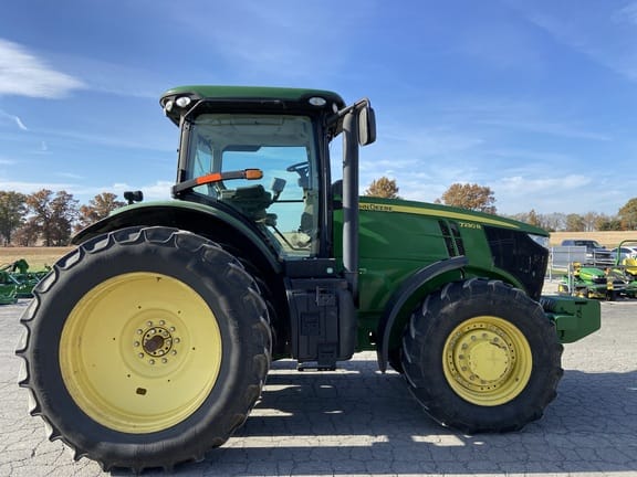 Main image John Deere 7230R