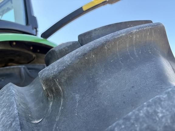 Image of John Deere 7230R equipment image 3