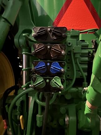 Image of John Deere 7230R equipment image 4