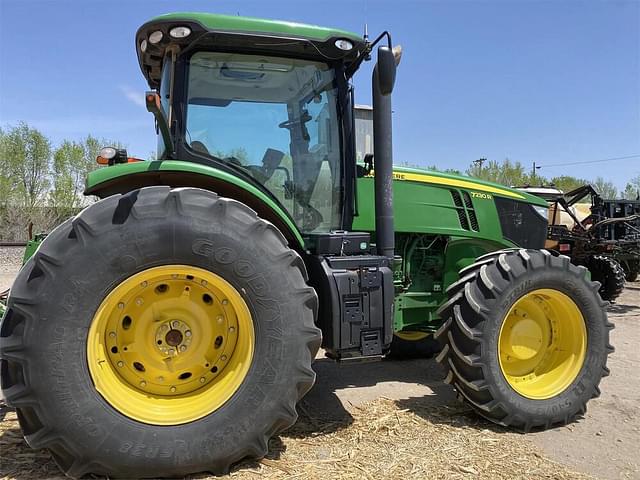 Image of John Deere 7230R equipment image 2