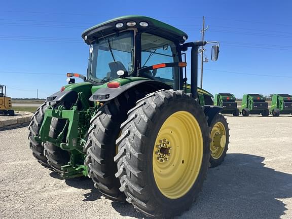 Image of John Deere 7230R equipment image 4