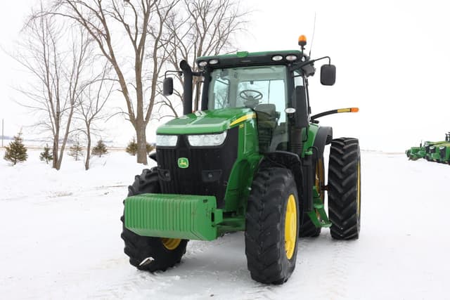 Image of John Deere 7230R equipment image 2