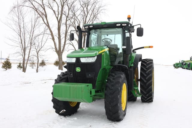 Image of John Deere 7230R equipment image 2