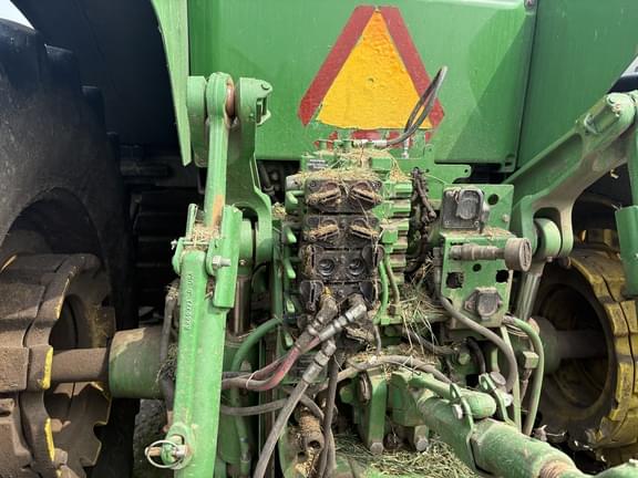 Image of John Deere 7230R equipment image 4