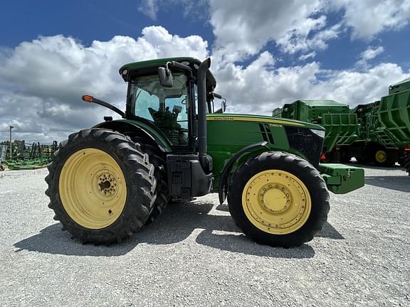 Image of John Deere 7260R equipment image 2