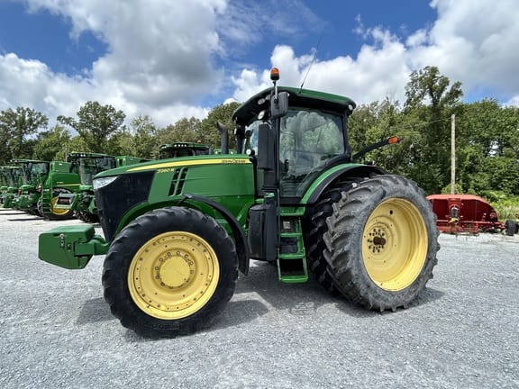 2013 John Deere 7260R Equipment Image0