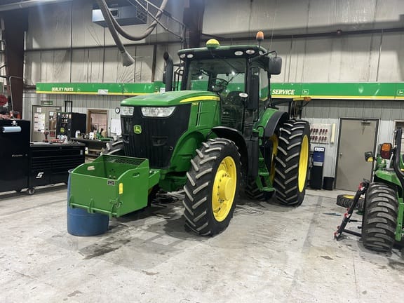 Main image John Deere 7260R