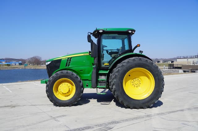 Image of John Deere 7260R equipment image 2