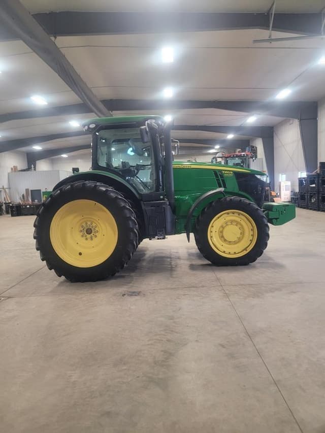 Image of John Deere 7260R equipment image 1
