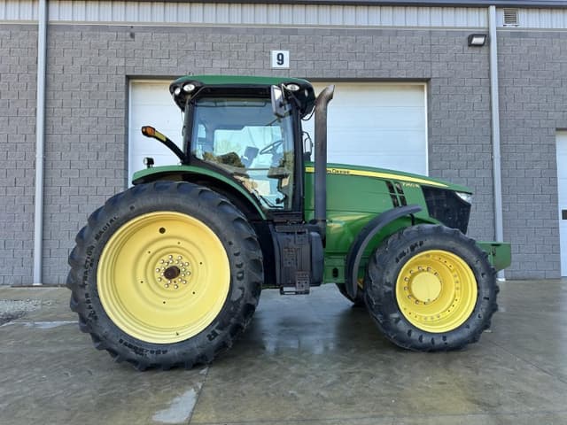 Image of John Deere 7260R equipment image 1