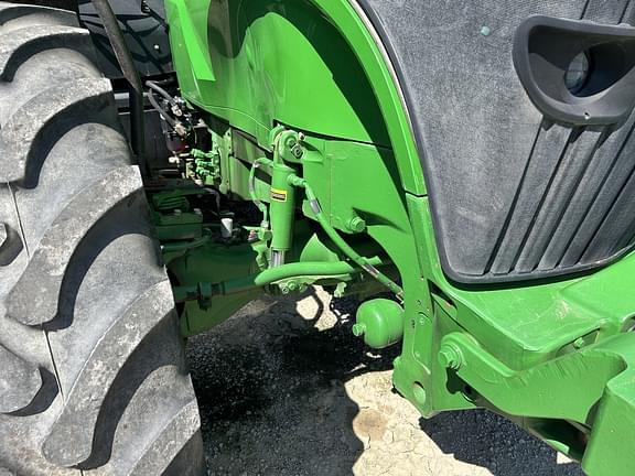 Image of John Deere 7280R equipment image 3