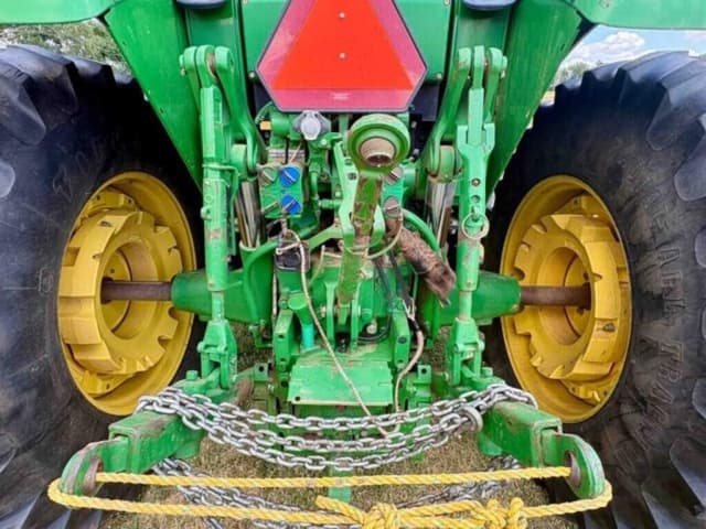 Image of John Deere 7330 equipment image 4