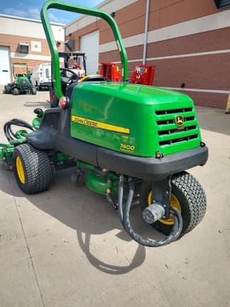Image of John Deere 7400 equipment image 3