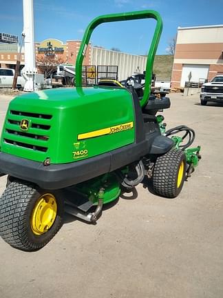 Image of John Deere 7400 equipment image 3