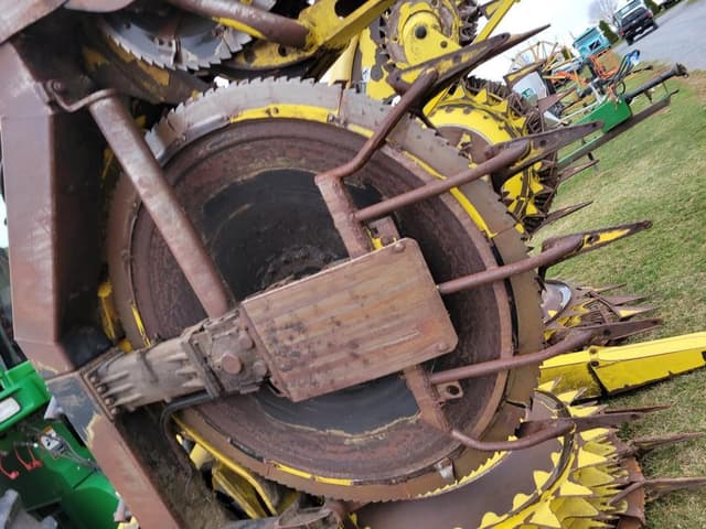 Image of John Deere 770 equipment image 4