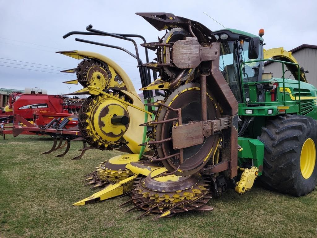 Image of John Deere 770 Primary image