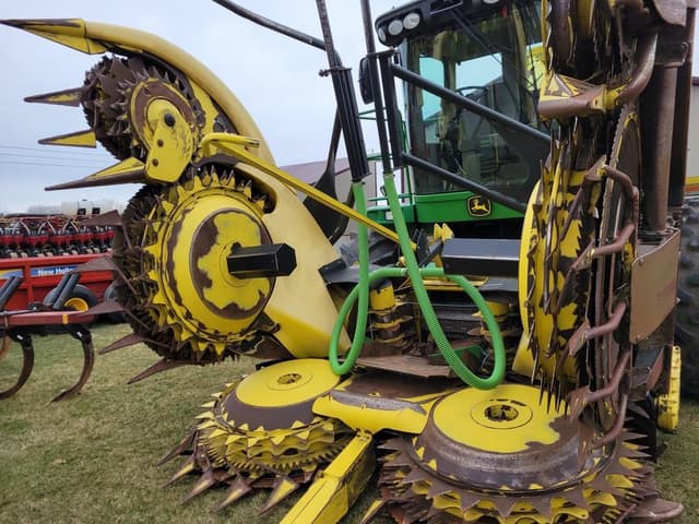 Image of John Deere 770 equipment image 2