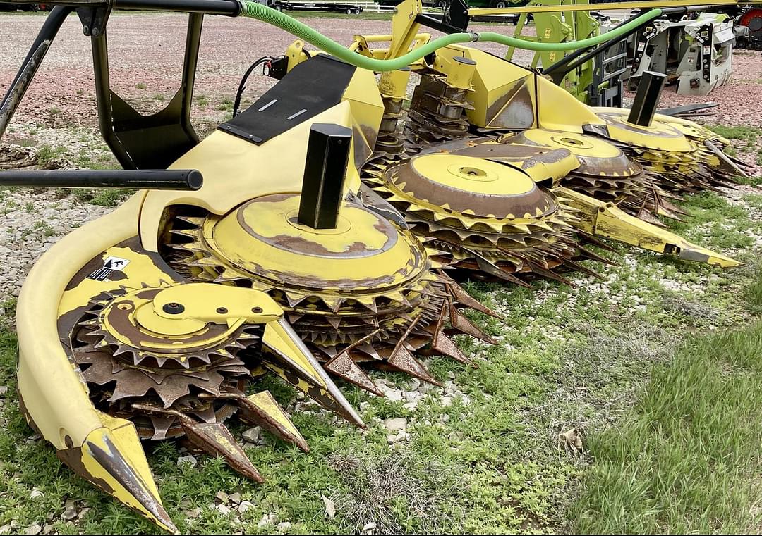 Image of John Deere 770 Primary image
