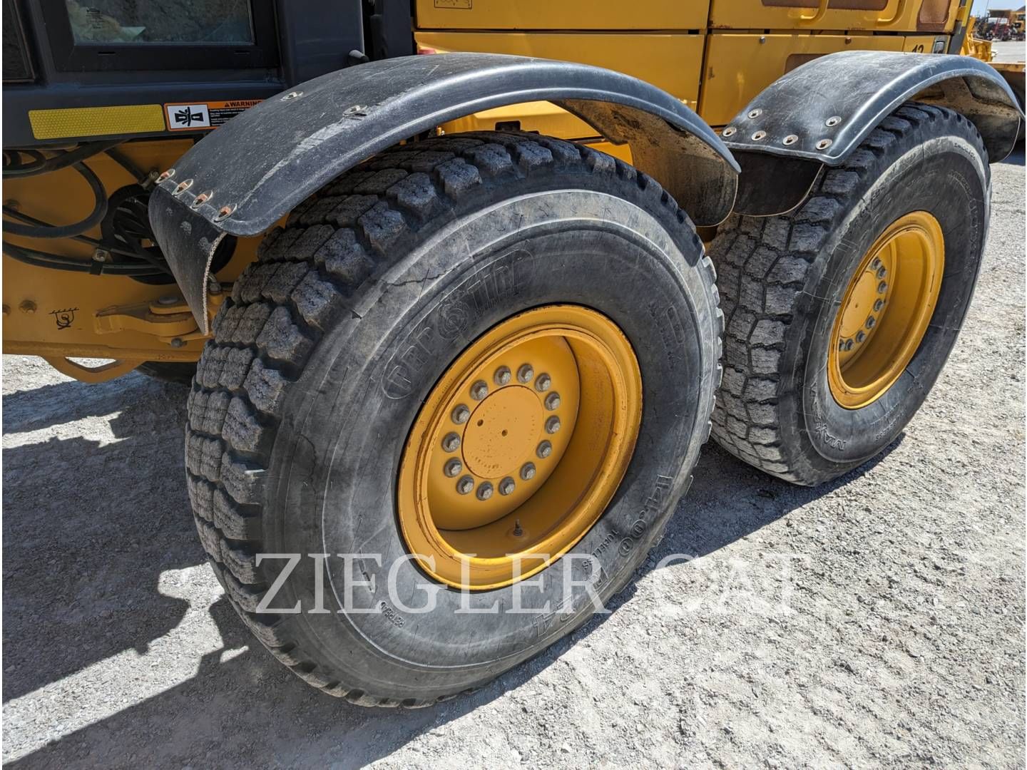 Main image John Deere 770G