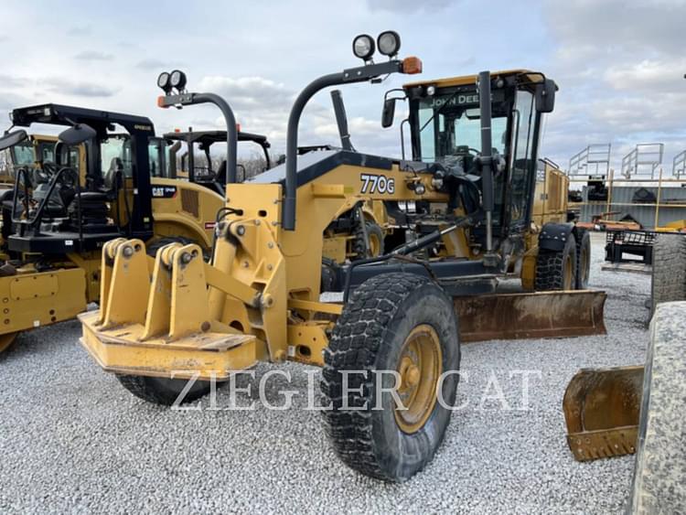 2013 John Deere 770G Equipment Image0