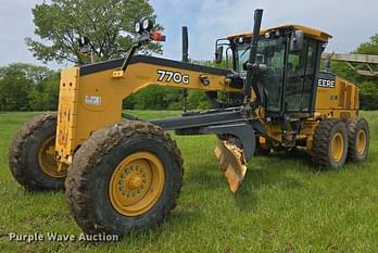 2013 John Deere 770G Equipment Image0