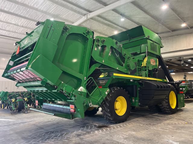 Image of John Deere 7760 equipment image 3