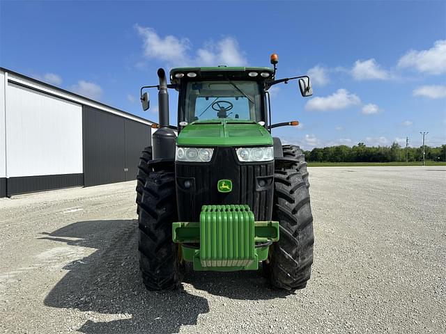 Image of John Deere 8235R equipment image 1