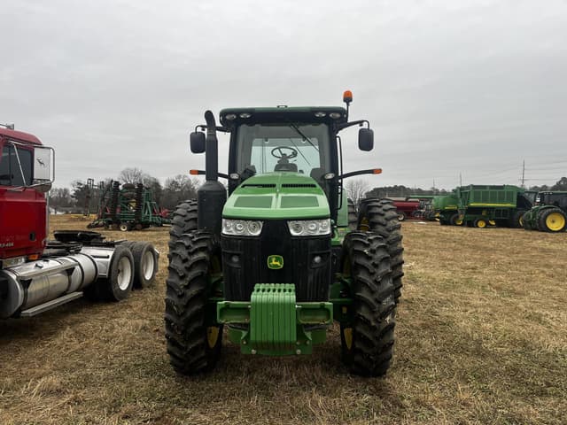 Image of John Deere 8235R equipment image 2