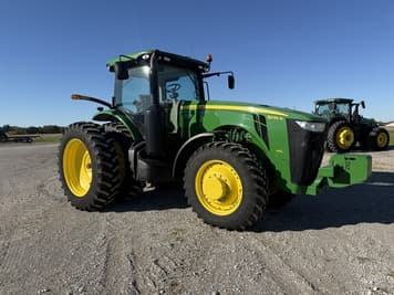 Main image John Deere 8235R
