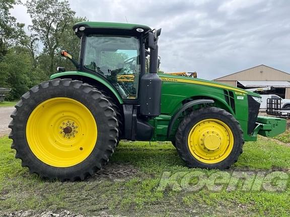 Image of John Deere 8235R equipment image 3