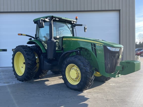 2013 John Deere 8235R Equipment Image0
