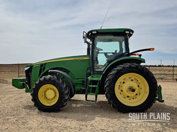 Main image John Deere 8235R