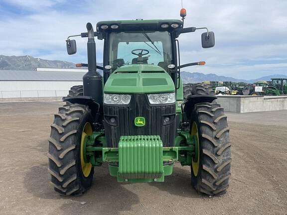 Image of John Deere 8235R equipment image 1