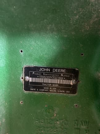 Image of John Deere 8235R equipment image 1