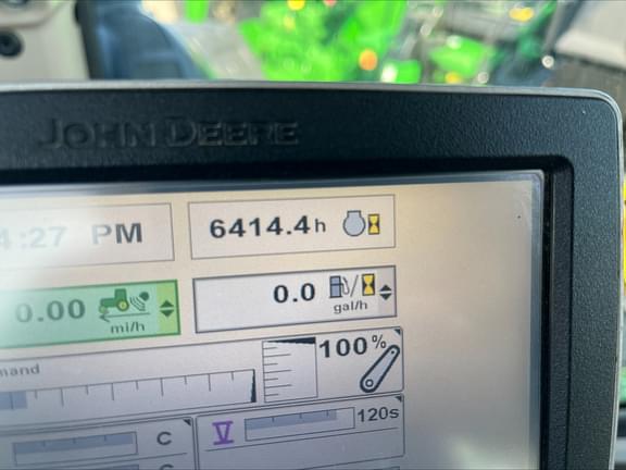 Image of John Deere 8235R equipment image 1