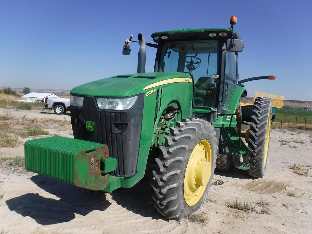 Image of John Deere 8235R Primary image