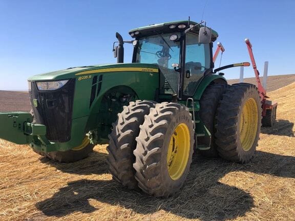 Main image John Deere 8235R