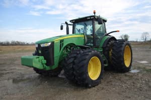 2013 John Deere 8235R Image