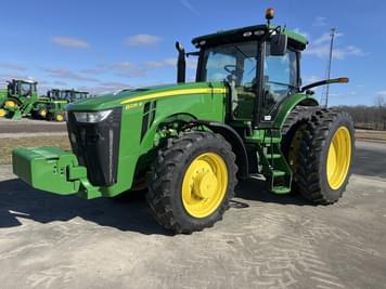 Main image John Deere 8235R