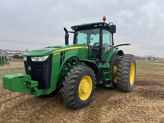 Image of John Deere 8235R Primary image