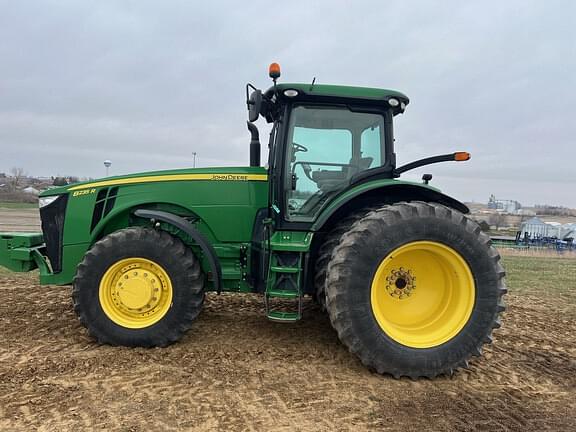 Image of John Deere 8235R equipment image 1