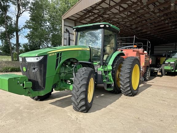 Image of John Deere 8235R Primary image