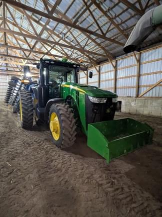 Image of John Deere 8235R Primary image